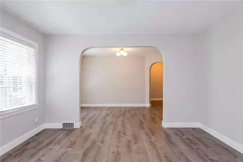 Living - 2829 Kenview Ave, Dayton, OH 45420 photo 4 of 7