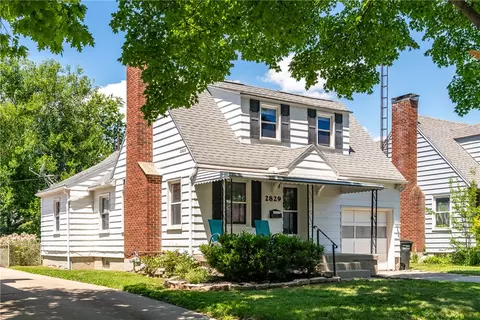 Exterior - 2829 Kenview Ave, Dayton, OH 45420 photo 5 of 9
