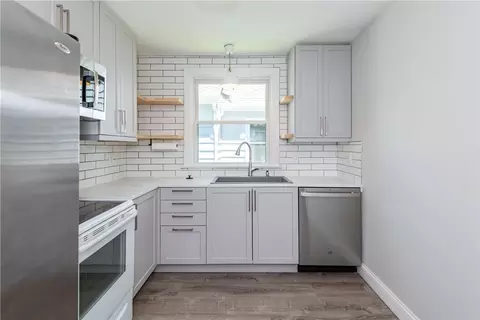 Kitchen - 2829 Kenview Ave, Dayton, OH 45420 photo 2 of 5