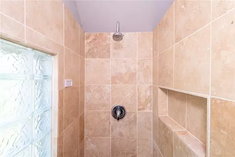 Bath - 2829 Kenview Ave, Dayton, OH 45420 photo 7 of 10