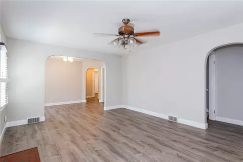 Living - 2829 Kenview Ave, Dayton, OH 45420 photo 5 of 7