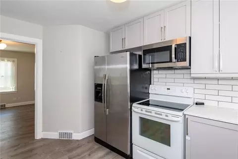 Kitchen - 2829 Kenview Ave, Dayton, OH 45420 photo 5 of 5