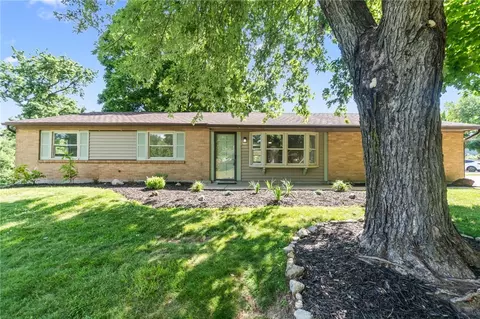 2184 Shadowood Cir, Bellbrook, OH 45305