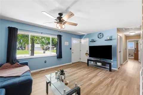Living - 2330 Southlea Dr, Dayton, OH 45459 photo 2 of 3