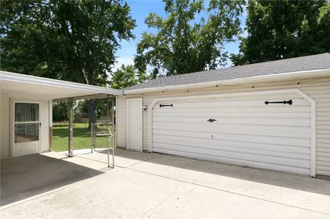 Exterior - 2330 Southlea Dr, Dayton, OH 45459 photo 6 of 13