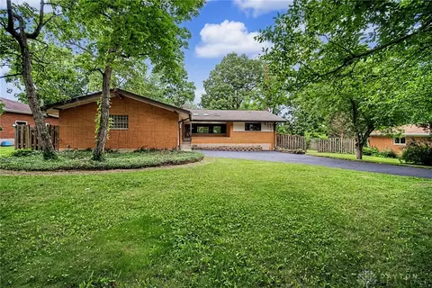 2525 Big Woods Trl, Beavercreek, OH 45431