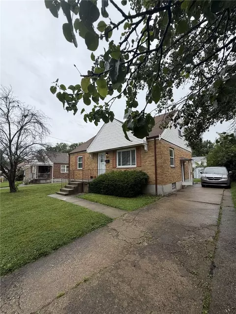 1906 Acorn Dr, Cincinnati, OH 45231