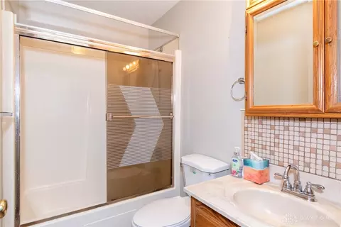 Bath - 55 Cherry St, Springboro, OH 45066 photo 4 of 5