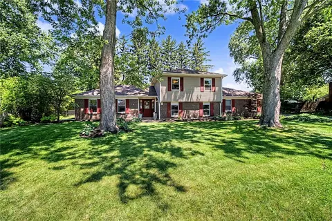 5309 Red Coach Rd, Centerville, OH 45429