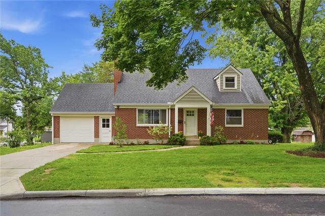 136 E Ridgeway Dr, Centerville, OH 45459