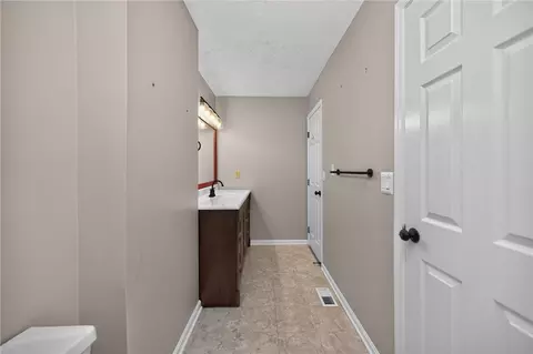 Entry Way - 2070 Foxknoll Dr, Centerville, OH 45458 photo 3 of 3