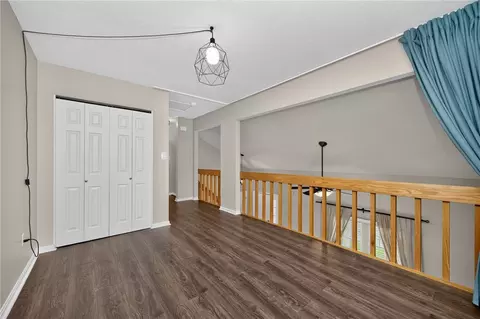 Entry Way - 2070 Foxknoll Dr, Centerville, OH 45458 photo 2 of 3