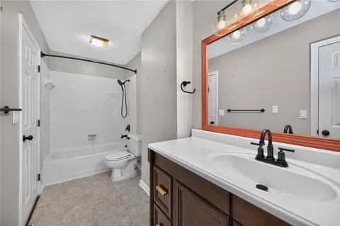 Bath - 2070 Foxknoll Dr, Centerville, OH 45458 photo 4 of 4