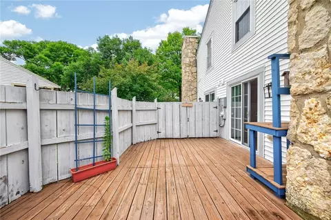 Exterior - 2070 Foxknoll Dr, Centerville, OH 45458 photo 7 of 8