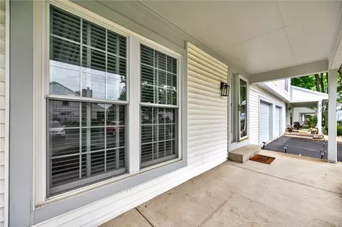 Exterior - 2070 Foxknoll Dr, Centerville, OH 45458 photo 4 of 8