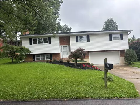 2518 Loris Dr, Dayton, OH 45449