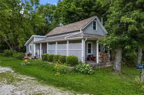 691 N Bickett Rd, Xenia, OH 45385