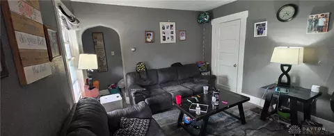 Entry Way - 910 Pine St, Springfield, OH 45505 photo 1 of 6