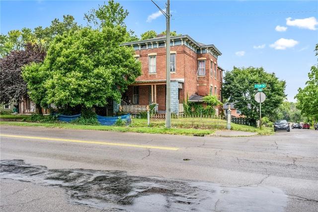 928 E High St, Springfield, OH 45505