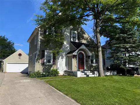 215 Aberdeen Dr, Middletown, OH 45042