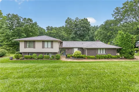 1480 Ambridge Rd, Washington Township, OH 45459