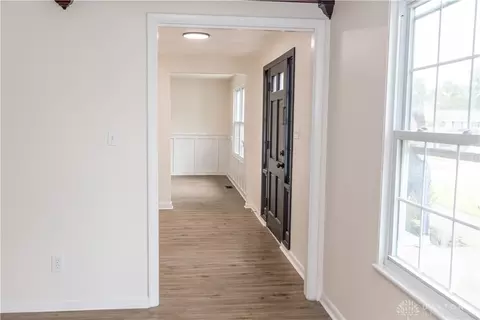 Entry Way - 2943 Imperial Blvd, Springfield, OH 45503 photo 2 of 4