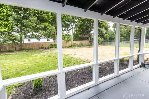Exterior - 2943 Imperial Blvd, Springfield, OH 45503 photo 5 of 6