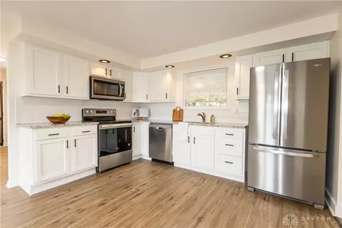Kitchen - 2943 Imperial Blvd, Springfield, OH 45503 photo 2 of 3