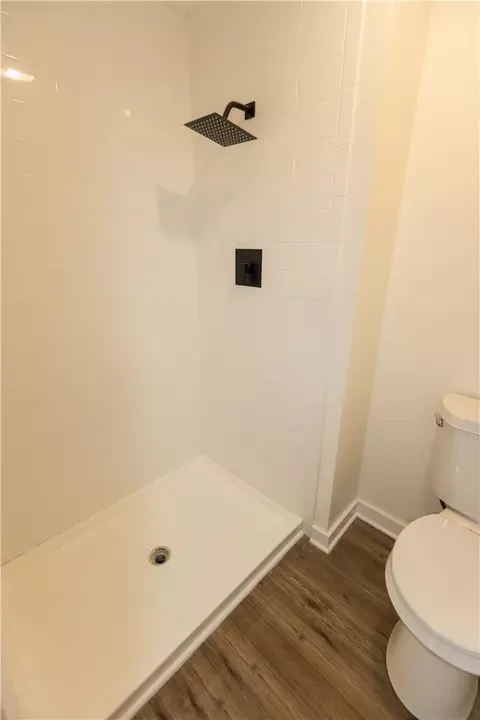 Bath - 2943 Imperial Blvd, Springfield, OH 45503 photo 3 of 6