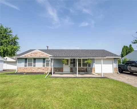 803 Weinland Dr, Park Layne, OH 45344