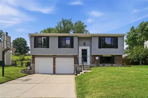 5673 Planet Dr, Fairfield, OH 45014