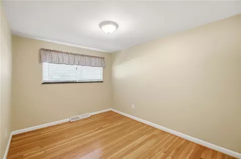 Bedroom - 801 Cushing Ave, Kettering, OH 45429 photo 4 of 7