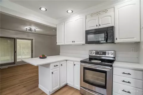 Kitchen - 2776 Corlington Dr, Kettering, OH 45440 photo 2 of 3