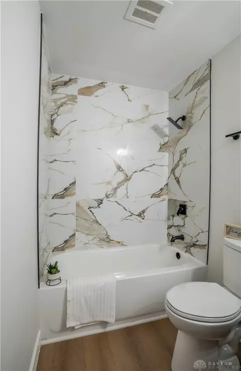 Bath - 2776 Corlington Dr, Kettering, OH 45440 photo 3 of 3