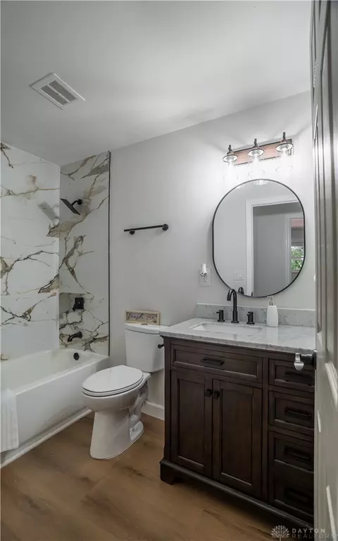 Bath - 2776 Corlington Dr, Kettering, OH 45440 photo 2 of 3