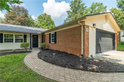 Exterior - 2776 Corlington Dr, Kettering, OH 45440 photo 3 of 11
