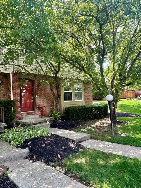 49 Kimwood Dr, Englewood, OH 45322