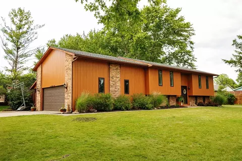 3008 Jonathan Dr, Sidney, OH 45365 photo 2