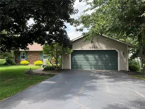 4956 E County Line Rd, Springfield, OH 45502