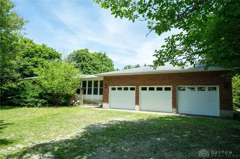 8833 E State Route 41, New Carlisle, OH 45344