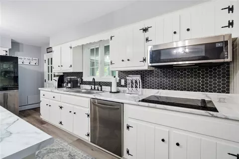 Kitchen - 4909 Bofield Dr, Kettering, OH 45429 photo 3 of 5