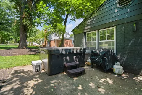 Exterior - 4909 Bofield Dr, Kettering, OH 45429 photo 9 of 11