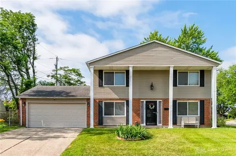 6520 Larcomb Dr, Huber Heights, OH 45424
