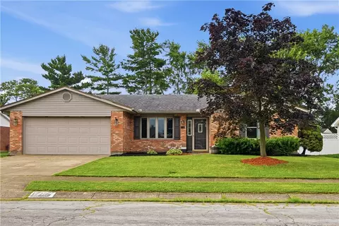 718 Greyhound Dr, New Lebanon, OH 45345