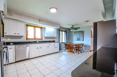 Kitchen - 3290 Ridgeview Ave, Kettering, OH 45409 photo 3 of 6