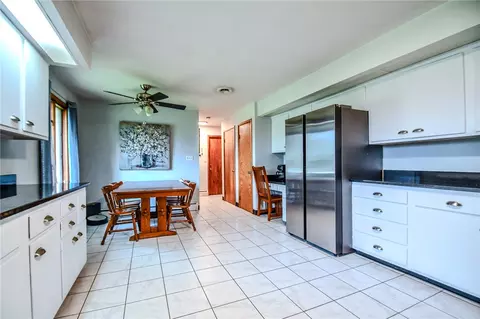 Kitchen - 3290 Ridgeview Ave, Kettering, OH 45409 photo 5 of 6