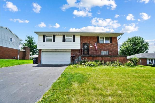 4544 College View Dr, Dayton, OH 45417