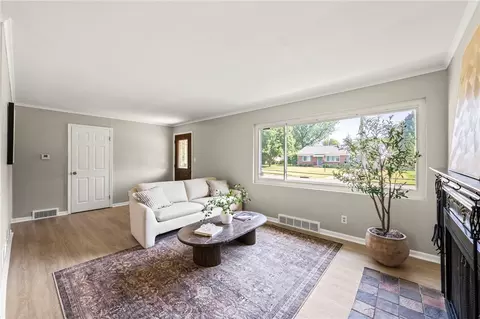605 Lamont Dr, Kettering, OH 45429 photo 6