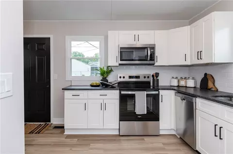 Kitchen - 1000 Mount Joy St, Springfield, OH 45505 photo 1 of 7