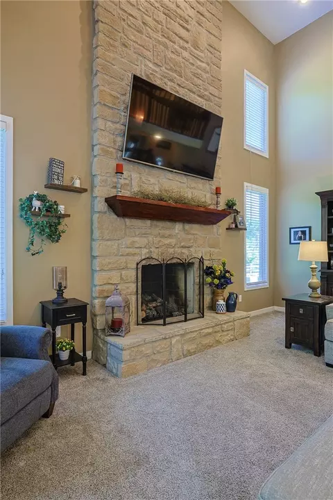 Living - 723 Nunner Rd, Maineville, OH 45039 photo 8 of 9